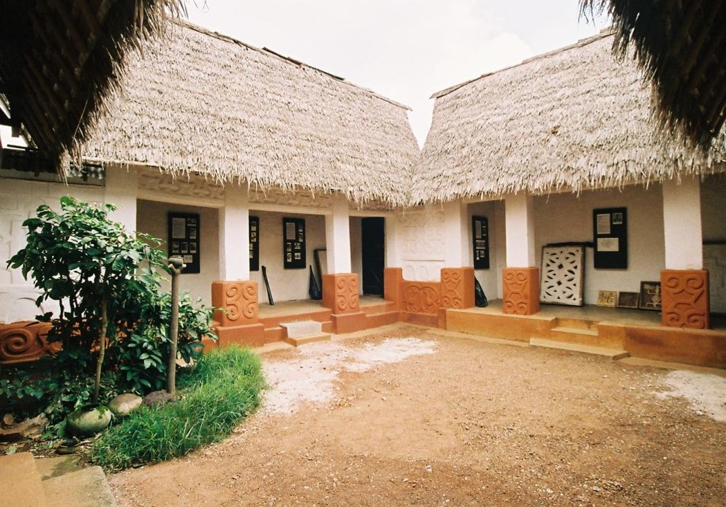 asante-trad-buildine-ghana
